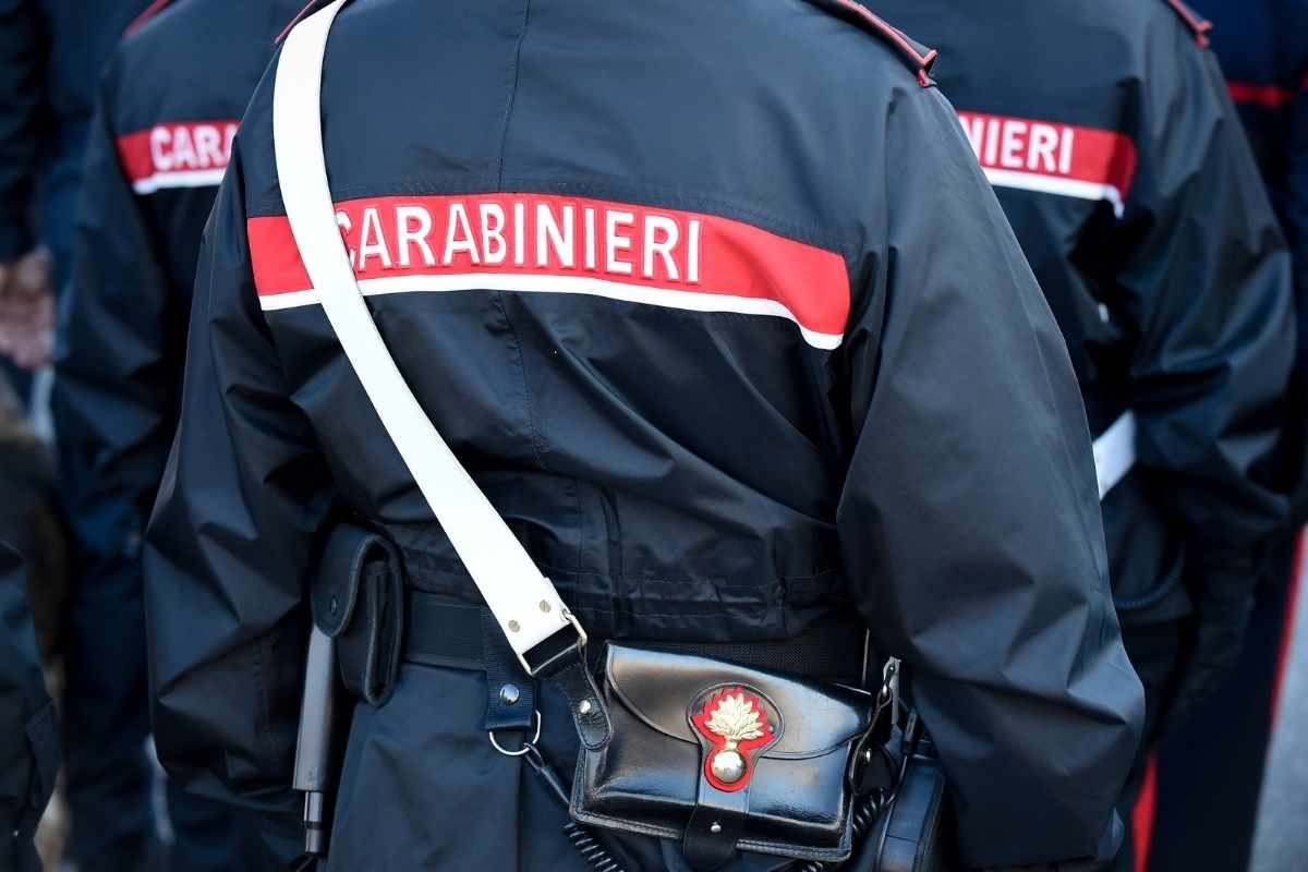 Minorenne fermato su moto rubata: denunciato con arnesi da scasso. Roma, 17enne sorpreso su un veicolo rubato: denunciato dai Carabinieri. Controlli a Roma: minorenne con moto rubata e kit da scasso denunciato. 
