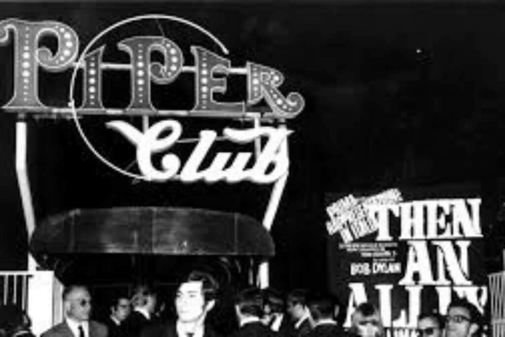 Piper Club: 60 anni di storia e musica. I 60 anni del Piper, il cuore della notte romana. Piper Club: il tempio del clubbing italiano. Sessant’anni di musica e innovazione al Piper. 
