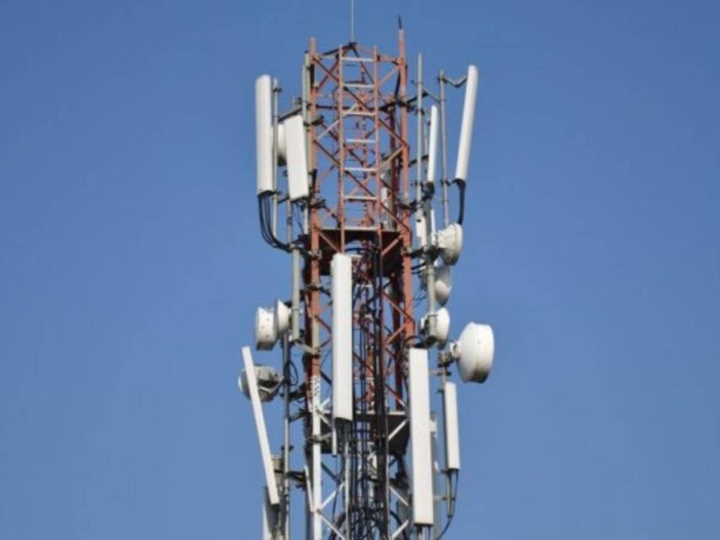 I cittadini di Prati chiedono trasparenza e tutele. Connessione o salute? Il dilemma dell’antenna totem. La città connessa ma poco condivisa: il caso Prati. 